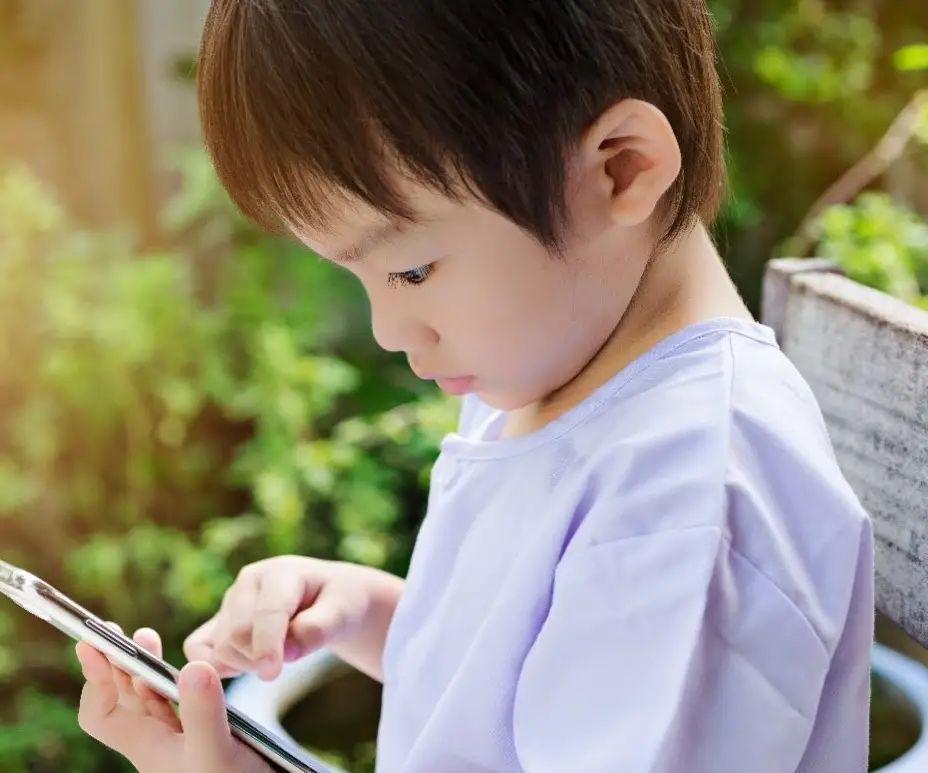 Bảo Vệ Con Trong Thế Giới Số – Sức Mạnh Của Phần Mềm Giám Sát Điện Thoại Trẻ Em Toàn Diện